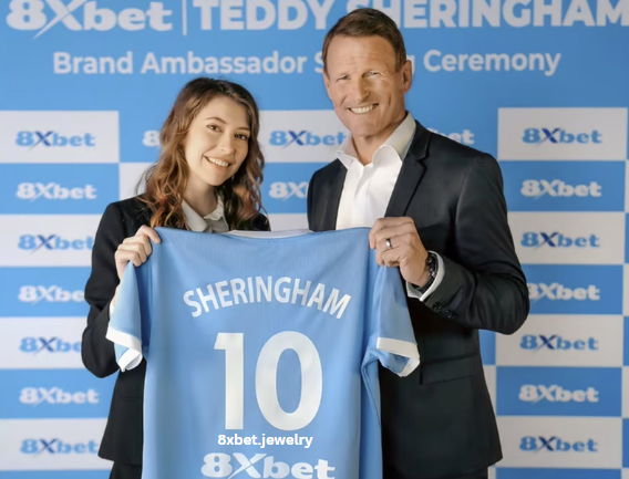 Quan hệ đối tác giữa 8xbet và huyền thoại bóng đá Teddy Sheringham, cựu tiền đạo của Manchester United và đội tuyển Anh